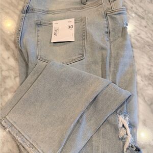 NWT VERVET mom jeans ERIKA Light Wash Women SZ 30 distressed